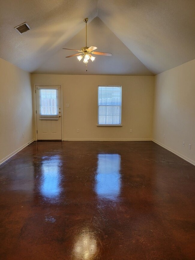 Building Photo - 1611 Libby Ln