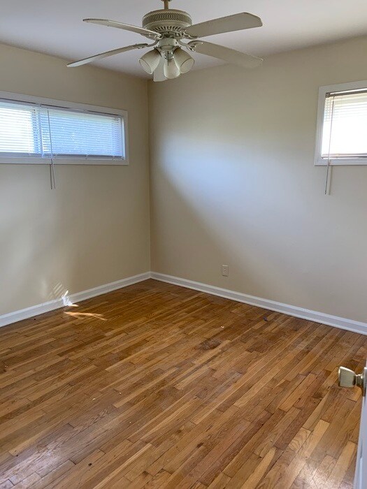 Building Photo - 2992 Moreland Dr - Call 380-800-5835 to jo...