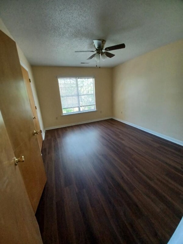 Building Photo - 126 Keyport Ct