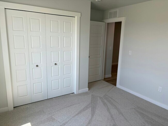 Building Photo - 7388 W Trumbull Ct