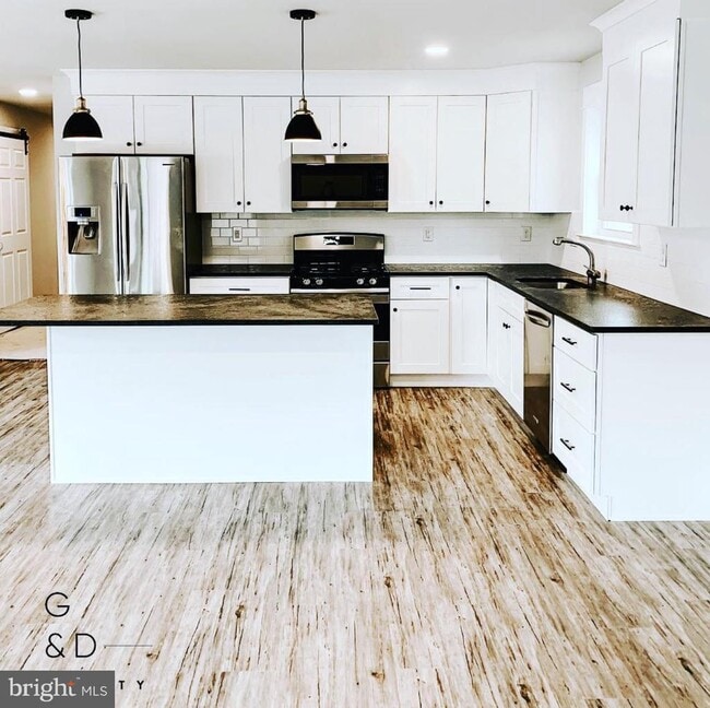 Building Photo - 3 Cornell Rd