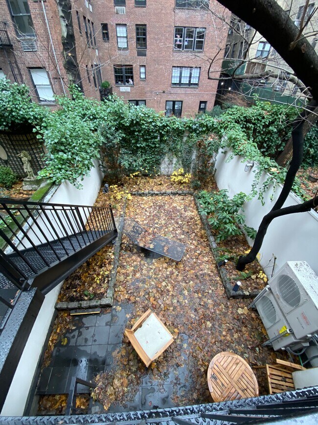 Building Photo - 334 E 69th St
