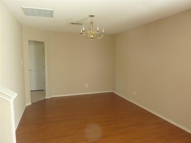 Building Photo - 301 Longshore Dr