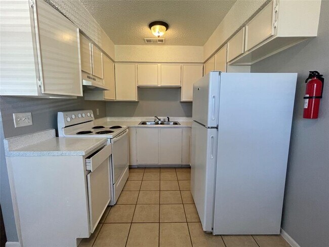 Foto del edificio - 2700 Sunny Ln