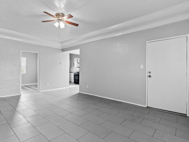 Foto del edificio - 820 Lime Ave