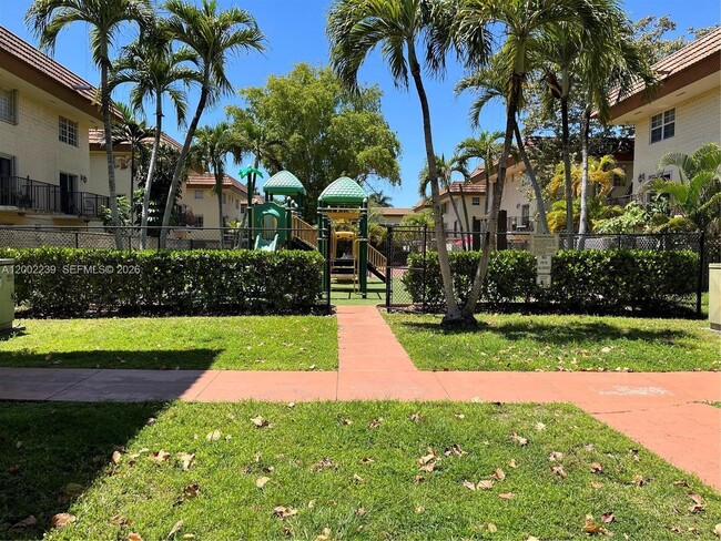 Photo - 8650 SW 109th Ave (Miami, FL) Apartment