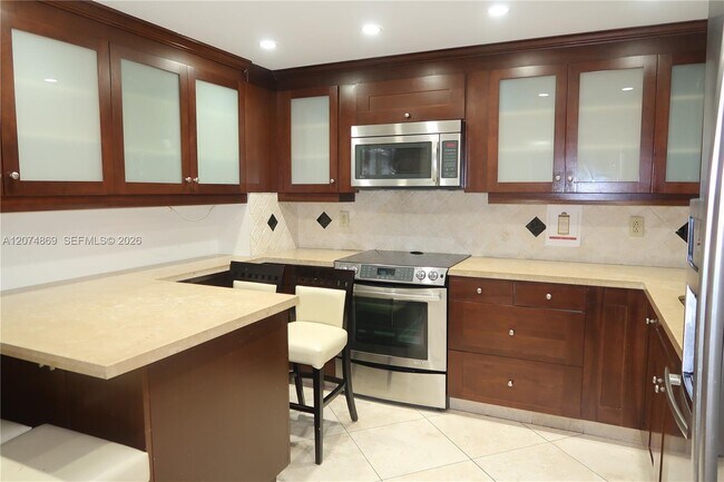 Foto del edificio - 9801 Collins Ave