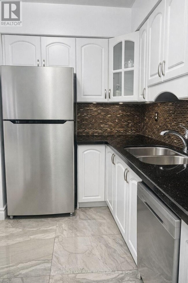 Building Photo - 1360 York Mills Rd