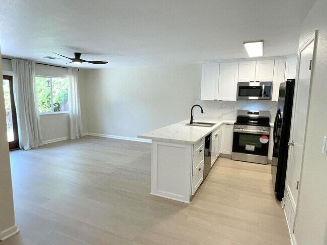 Building Photo - Newly updated Danville Greenbrook South Ar...