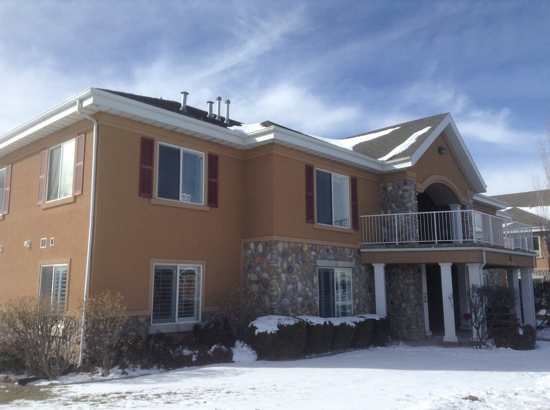 55+ condo, upper corner unit - 502 S 1040 E
