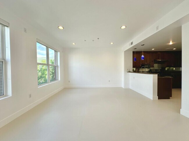 Foto del edificio - 88 E Bay State St