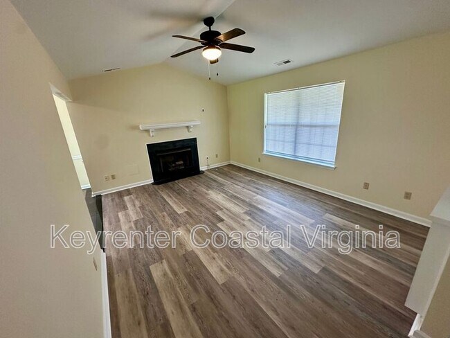 Foto del edificio - 419 Collier Crescent