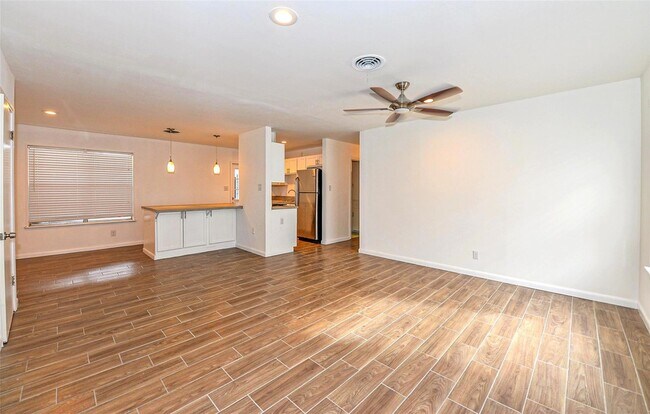 Foto del edificio - 7605 Carriage Dr