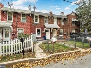 Building Photo - 40 Beech St