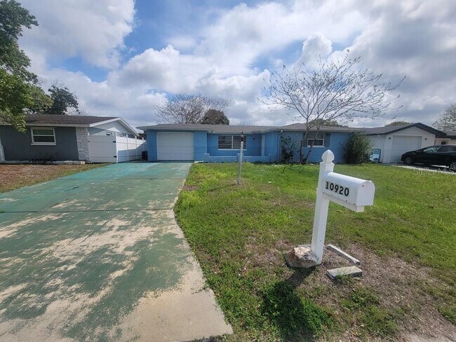 Foto del edificio - 10920 Oakdale Ave