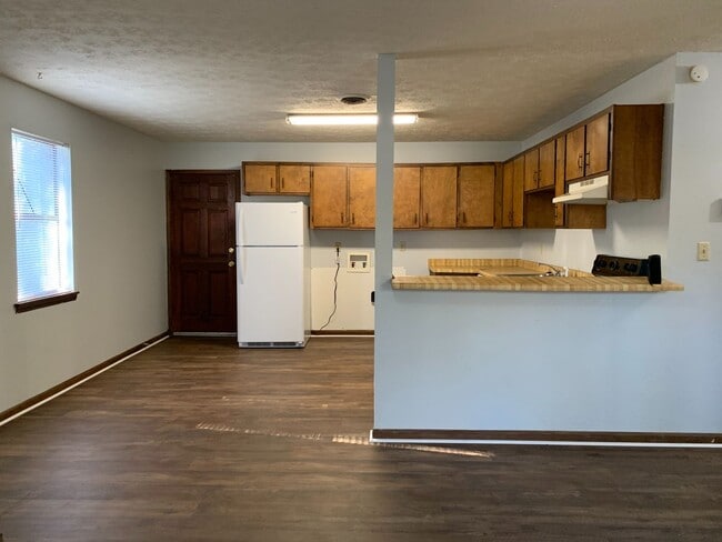 Building Photo - 112 Bayberry Ct