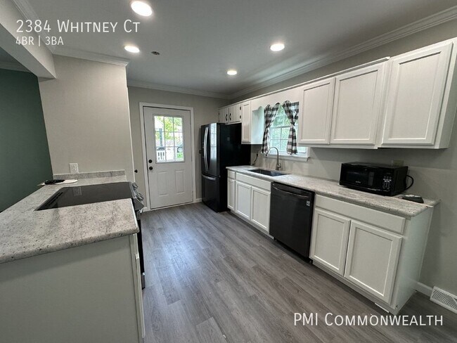 Building Photo - 3 Bed / 2.5 Bath Townhouse (Available 7/10...