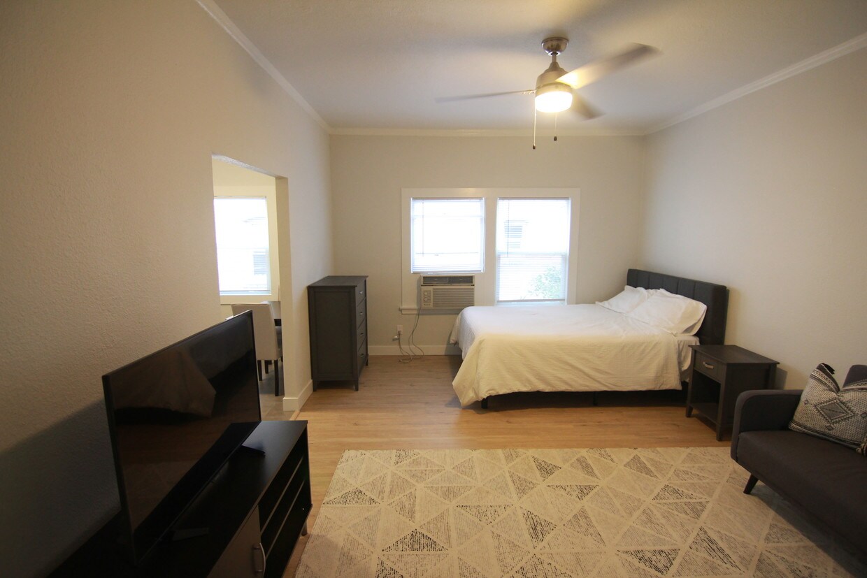 Foto principal - 6434 Yucca St