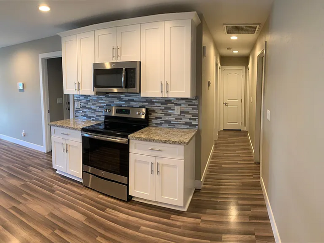 Foto del edificio - 521 N 63rd Ln
