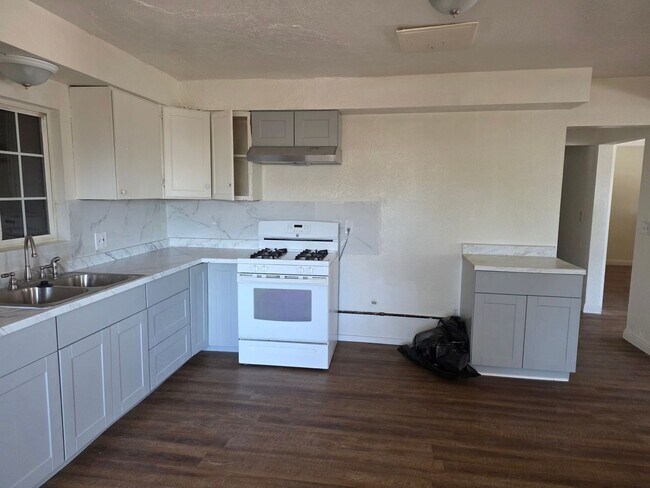 Foto del edificio - 9217 Beech Ave