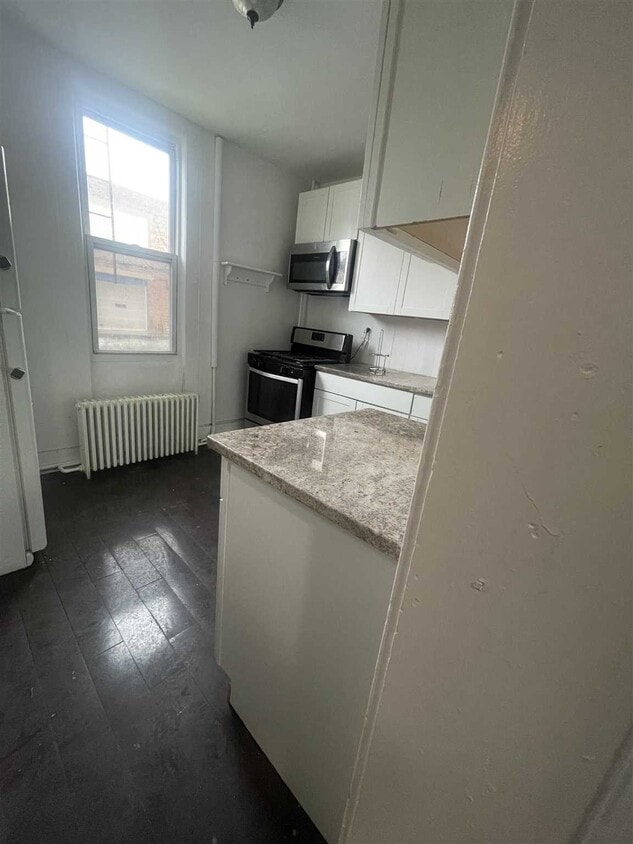 Primary Photo - 32 N Hamilton St