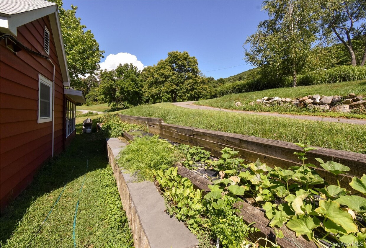 Building Photo - 508 NY-9D