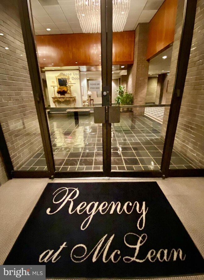 Foto del edificio - 1800 Old Meadow Rd