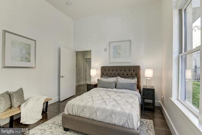 Foto del edificio - 1767 Lanier Pl NW