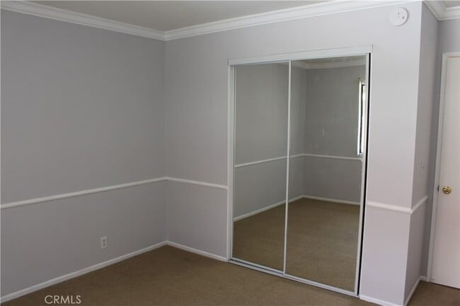 Foto del edificio - 1673 E Kingsley Ave