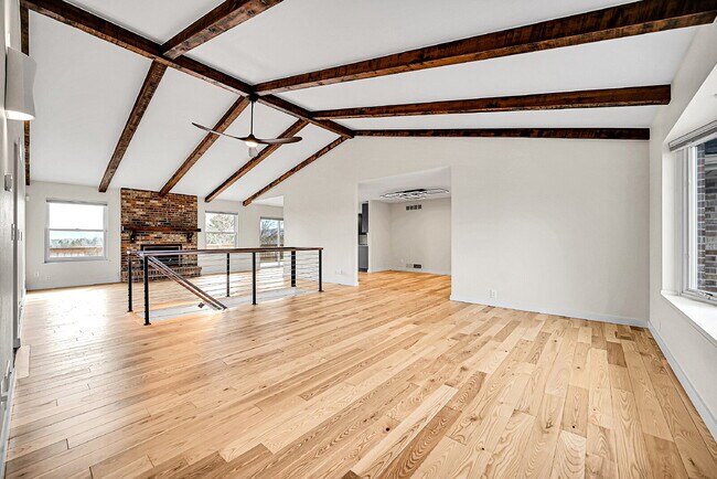 Foto del edificio - $3,995.95, $200 Off Cleaning Voucher, 4 Beds - 3 Baths, Single Family Home in Denver with 2-Car A...