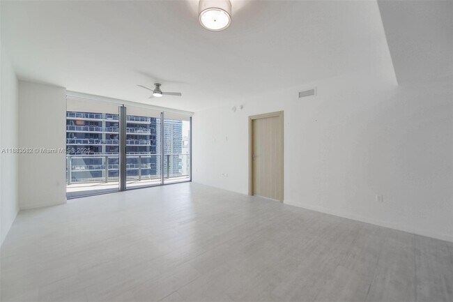 Building Photo - 1000 Brickell Plaza
