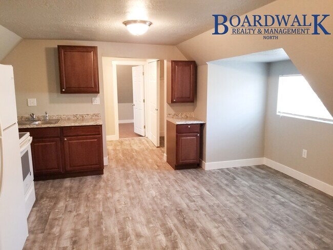 Building Photo - 2679 Quincy Ave