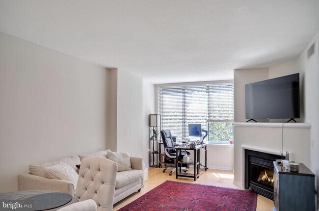 Foto del edificio - 851 N Glebe Rd