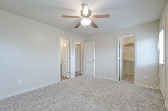 Foto del edificio - 405 Sterling Pointe Way