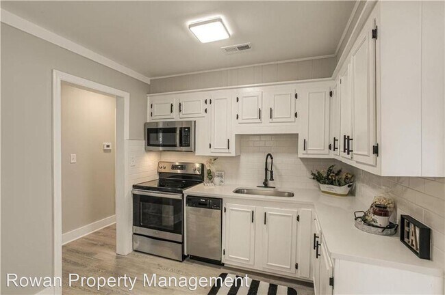 Building Photo - 2 br, 1 bath House - 725 S. Chestnut Street