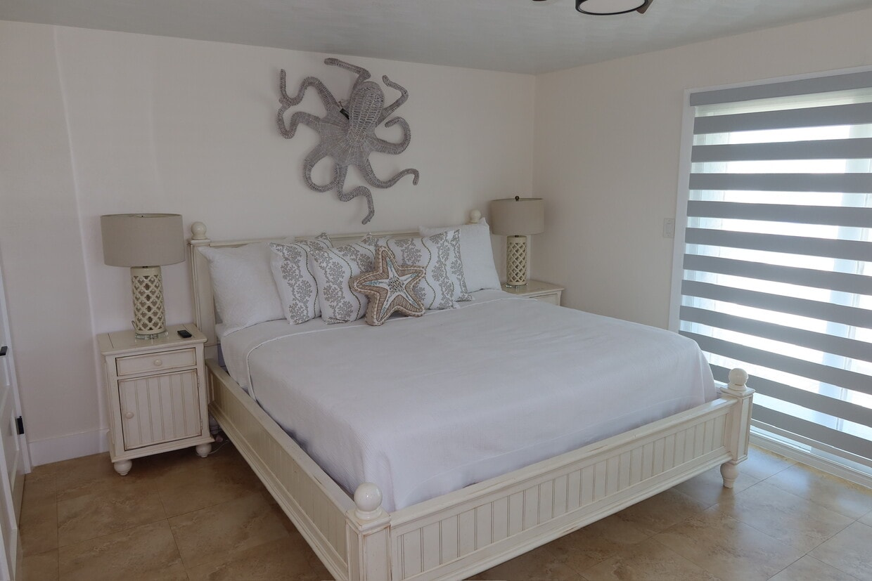 Primary Photo - 104 Primrose Ln