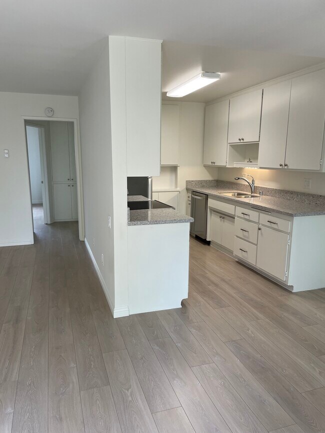 Building Photo - 2020 Graham Ave