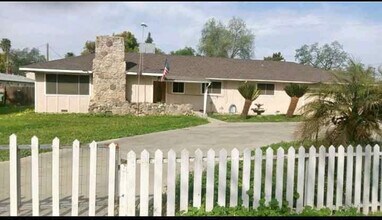 Building Photo - 105 S Bollinger Rd