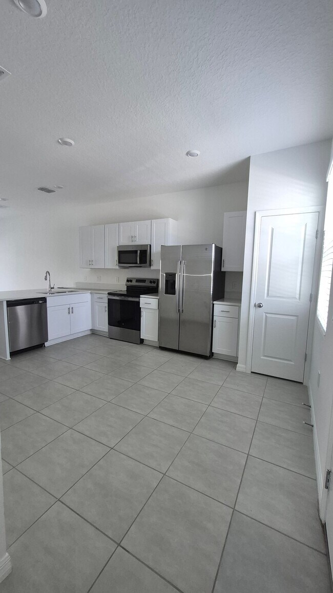 Foto del edificio - 3064 Skyline Lp