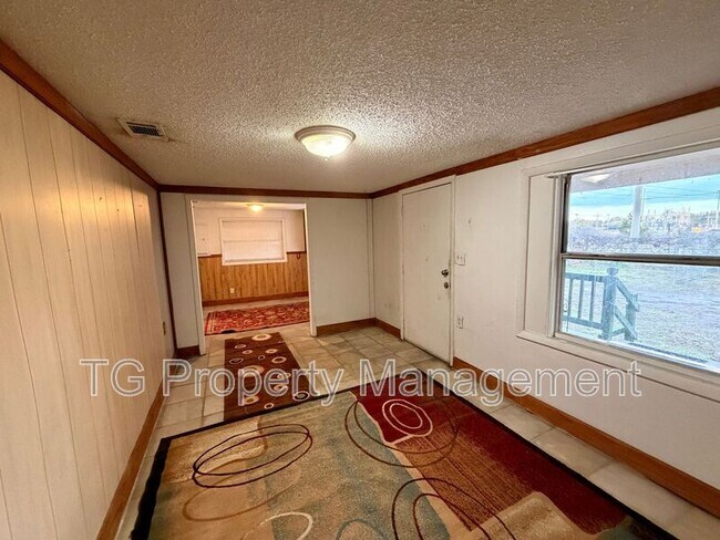 Building Photo - 10416 103rd St