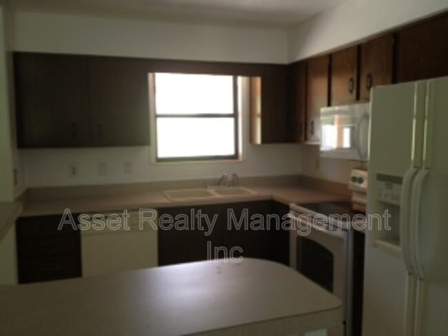 Building Photo - 1817 Sedgewick Dr