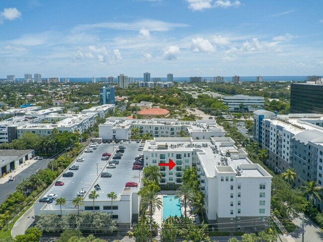 Foto del edificio - 2401 NE 65th St