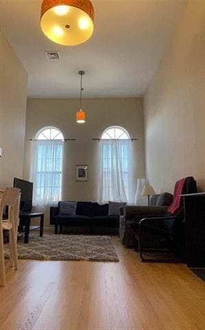 Building Photo - 420 Monroe St