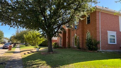 Building Photo - 1324 Hillcrest Dr