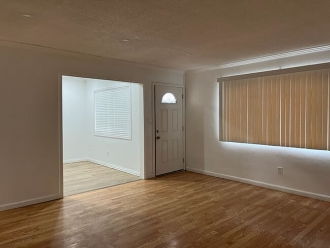 Building Photo - Downtown Tehachapi!!