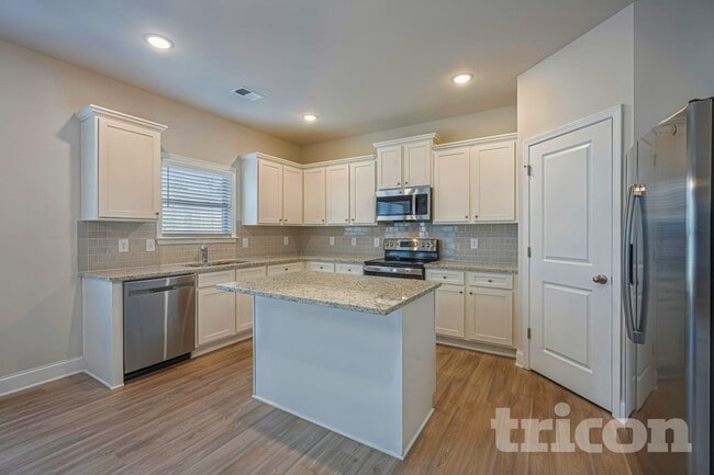 Building Photo - 227 Margrave Dr