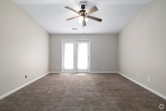 2BR, 2BA - 894SF Living Room - Deer Park