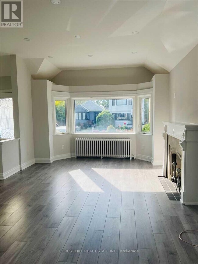 Photo du bâtiment - 194 Roe Ave