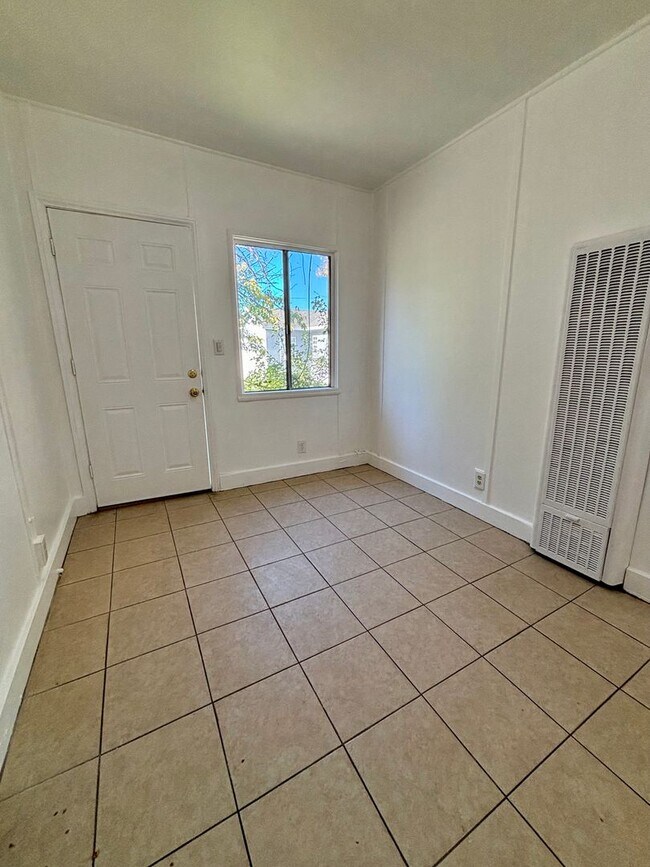 Foto del edificio - 7529 Foothill Blvd