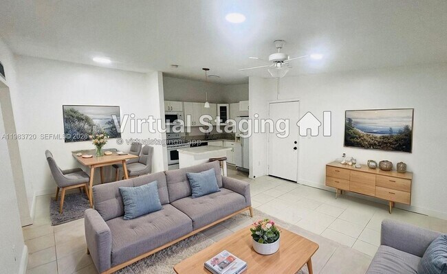 Foto del edificio - 9743 W McNab Rd